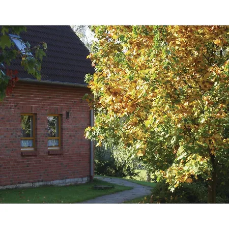Four Bedroom Holiday In Nieheim
